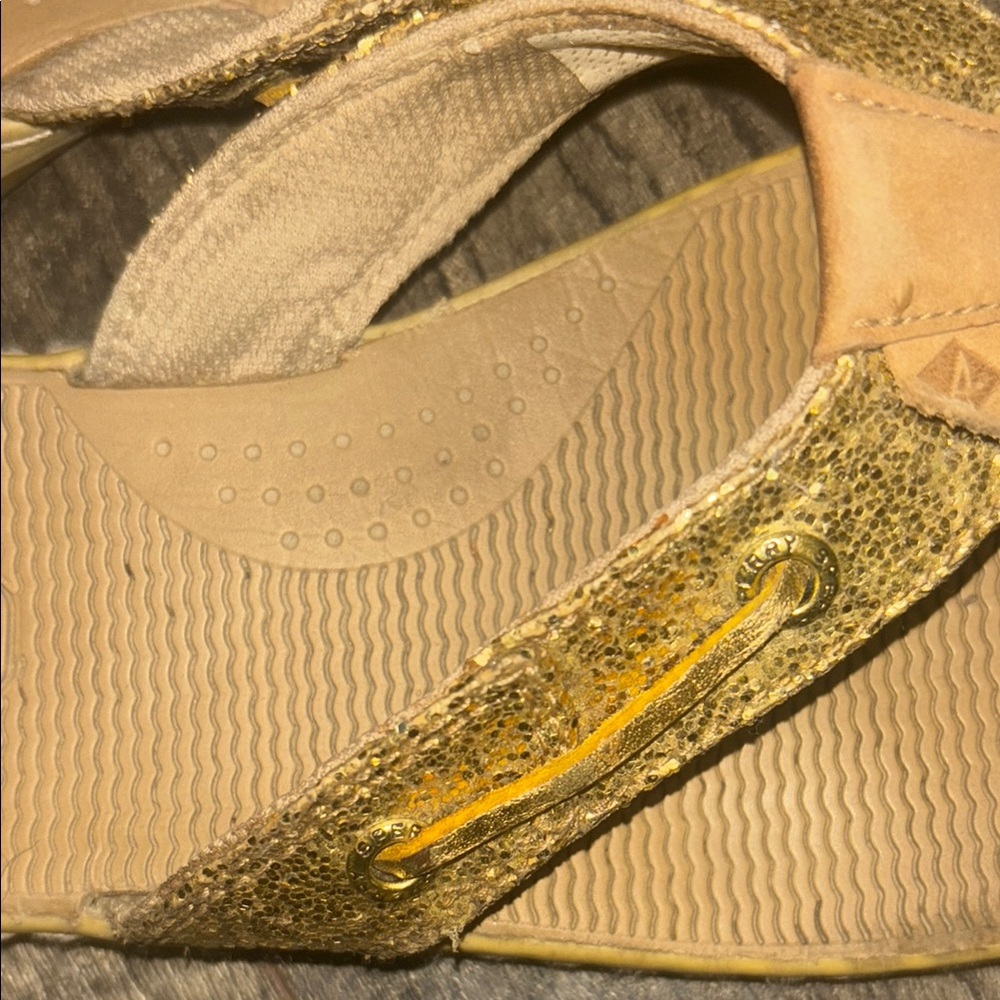 Sperry Gold and Tan Flip-Flops - Picture 5 of 8